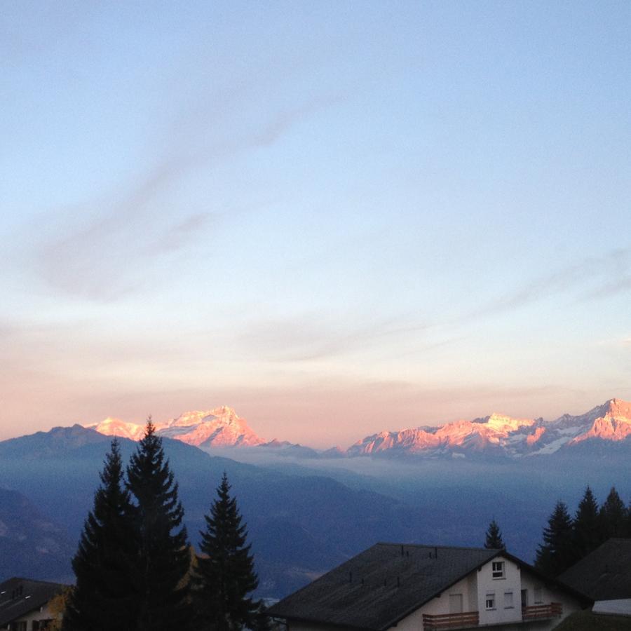 Romantic Chalet-Style Flat With Mountain View Torgon Kültér fotó
