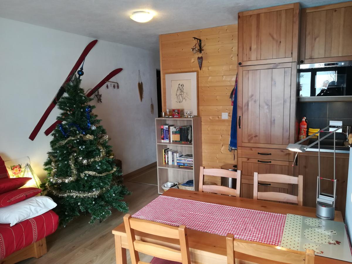Romantic Chalet-Style Flat With Mountain View Torgon Kültér fotó